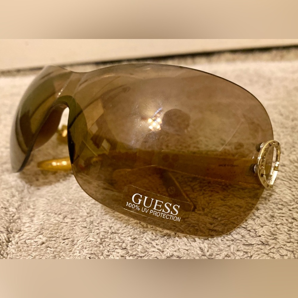 Vintage Guess Women's Gold and Brown Sunglasses